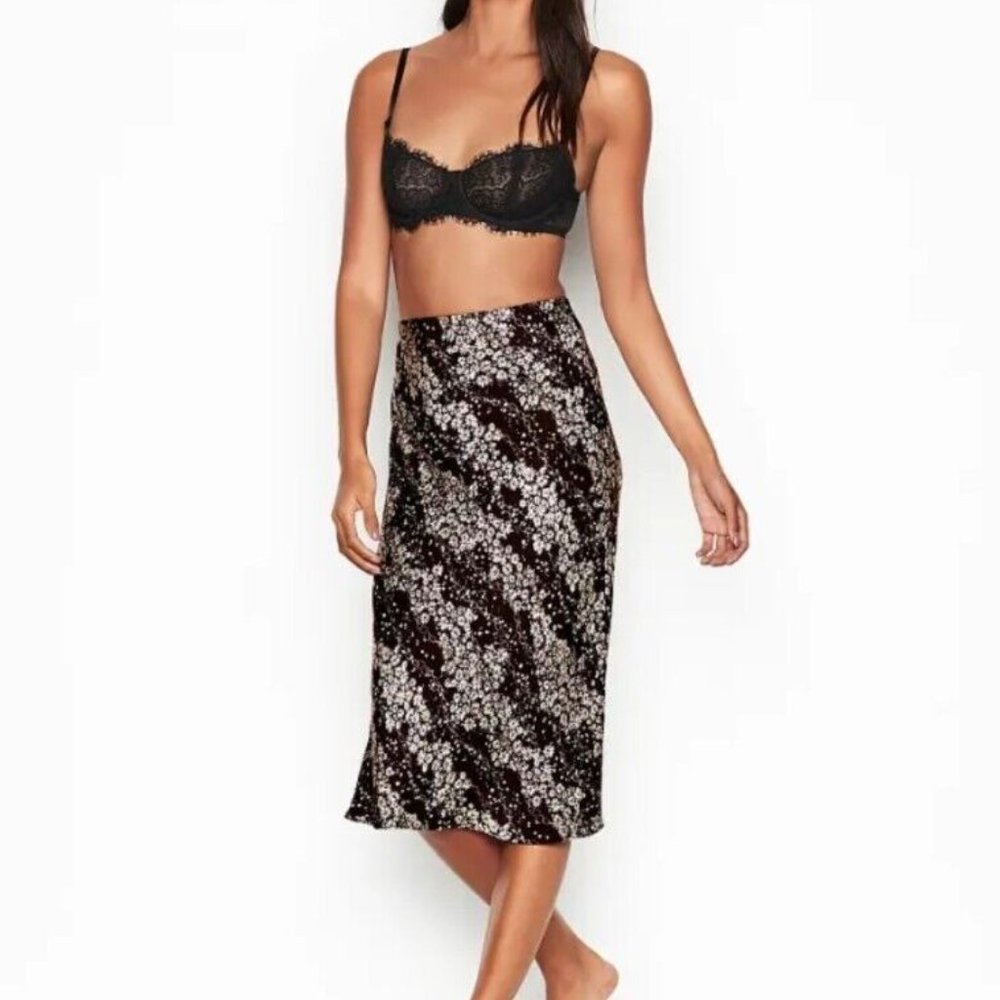 Victoria's Secret Satin Slip Skirt NWT - Floral Daisy Chain Black/White